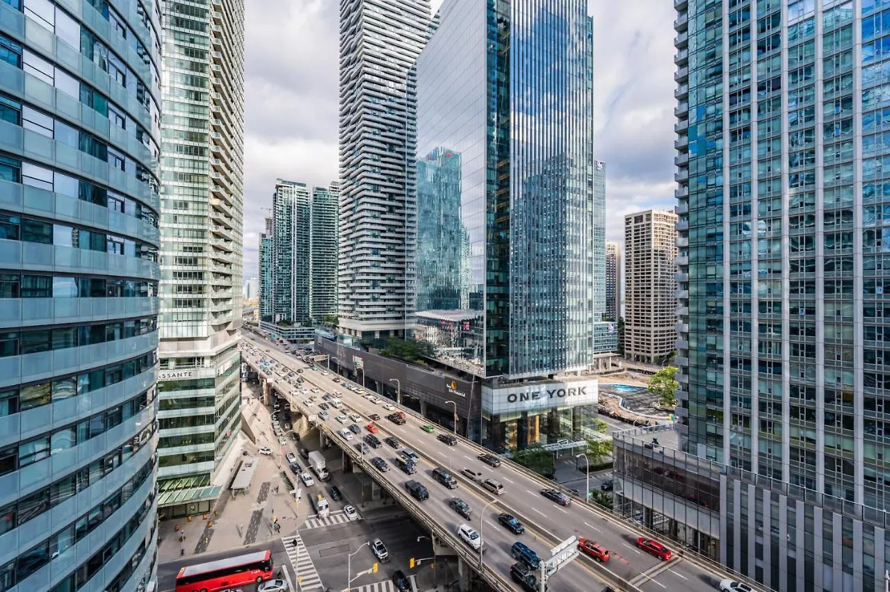 Vacation Rentals Downtown Toronto Aparthotel